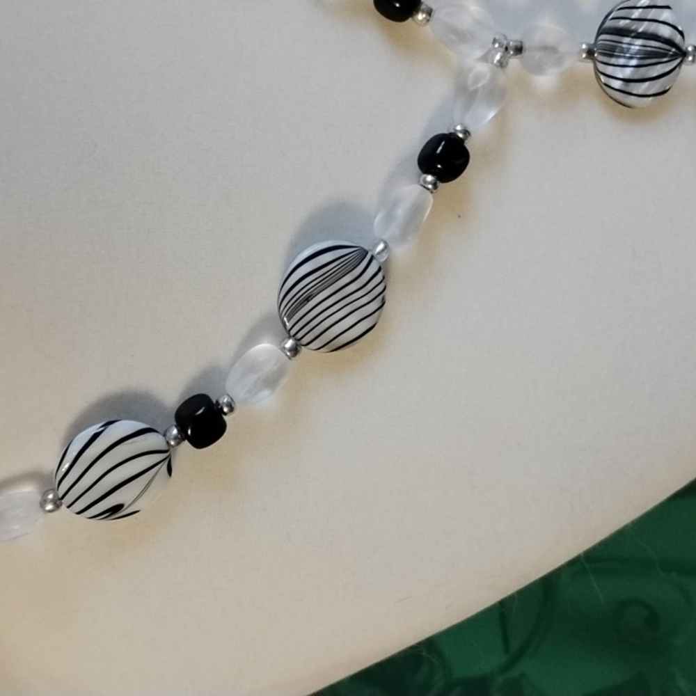 Hand Crafted Mother Of Pearl Beaded Necklace - Picture 2 of 6